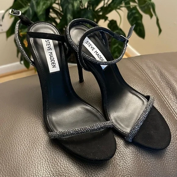 Steve Maden Black Crystals Sandals - Picture 2 of 8